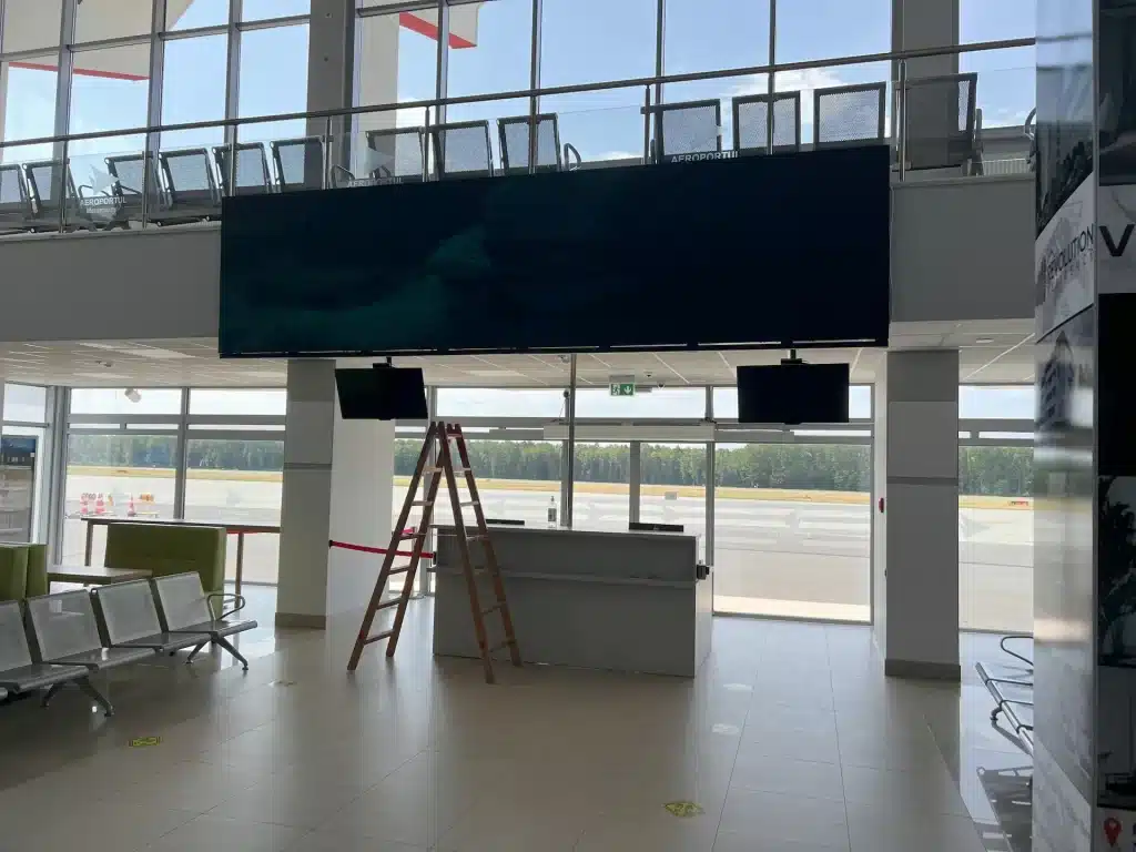 Solutii ecrane LED pentru aeroporturi