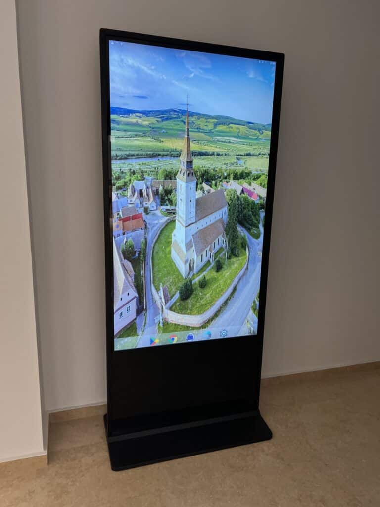 Primaria Feldioara a ales Totem Digital 65 inch de la Bestevent